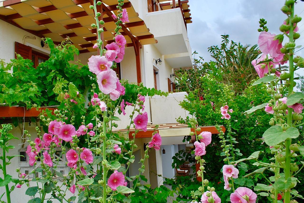 Deluxe Studios&Suites Ageri-Milos Adamantas  Exterior foto